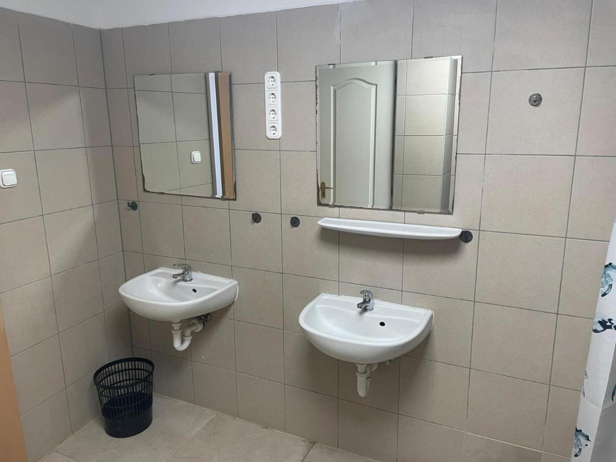 Viola Hostel Budapest Ngoại thất bức ảnh