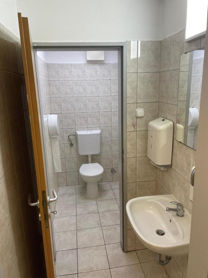 Viola Hostel Budapest Ngoại thất bức ảnh